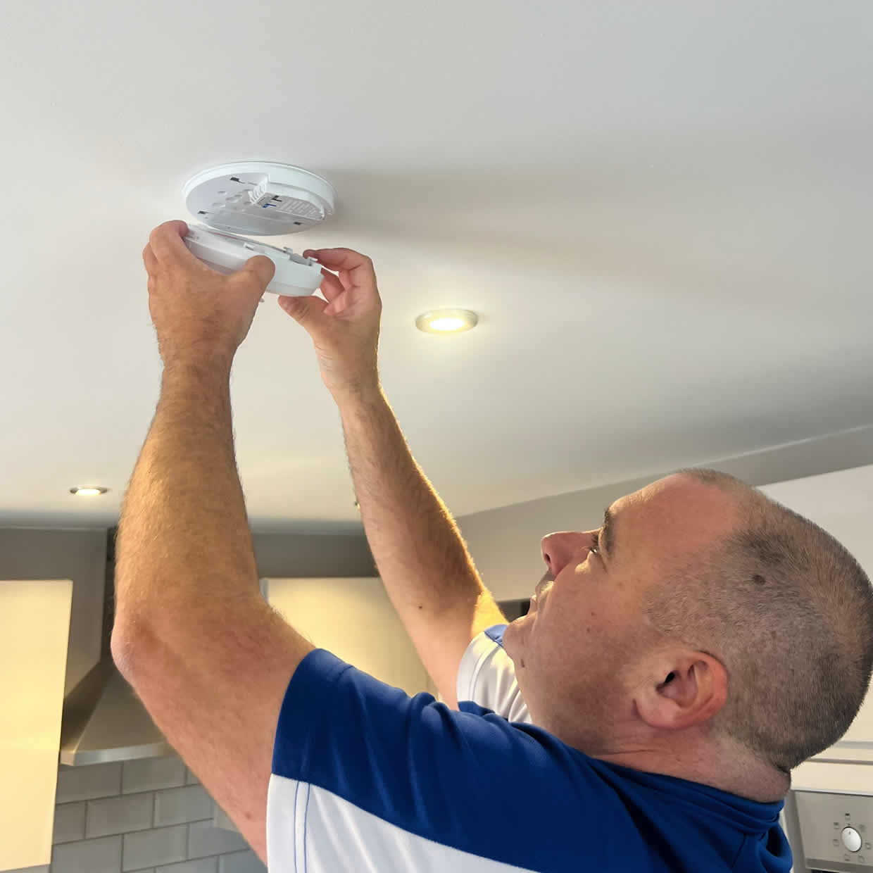 Local smoke alarm installer covering Portishead